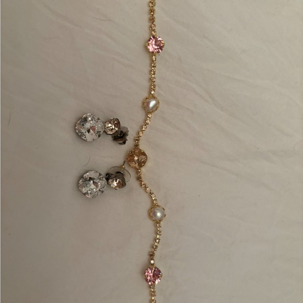 Sorrelli bracelet w matching earrings